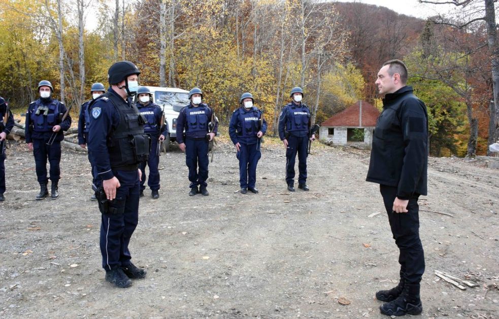 Vulin: Nedopustivo ugrožavanje sigurnosti policije u KZB