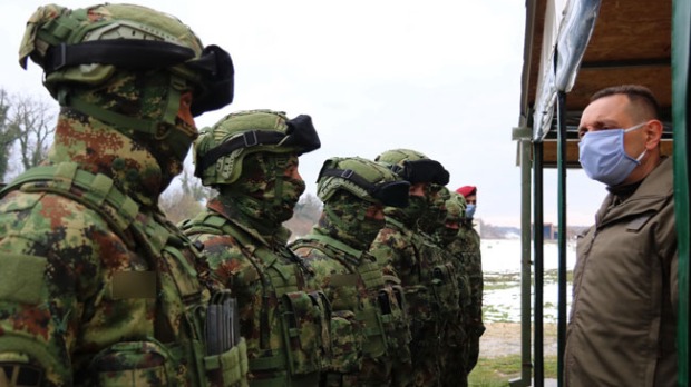 Vulin: Vojska ne odlaže obuku zbog vanrednog stanja