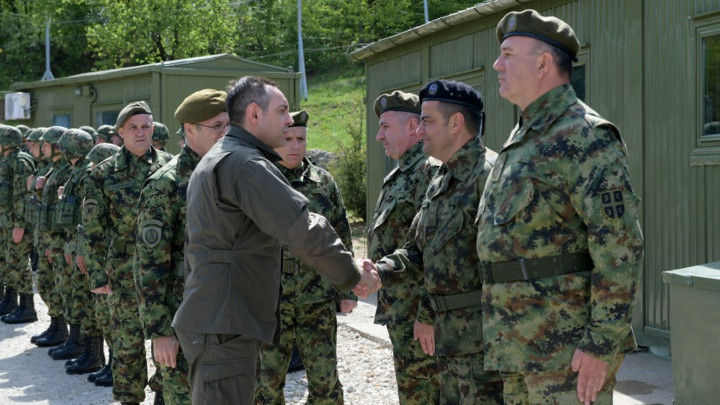 Vulin obišao bazu Medevce u Kopnenoj zoni bezbednosti: Svi pripadnici Vojske Srbije su sigurni, spremni, stabilni i sposobni da sačuvaju naš mir