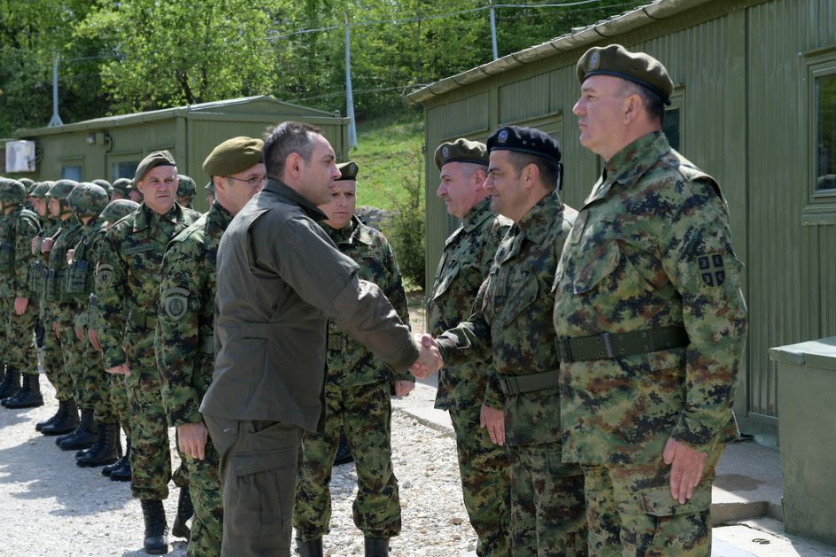 Vulin obišao bazu Medevce u Kopnenoj zoni