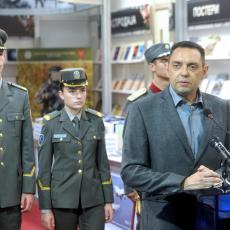 Vulin otvorio štand Ministarstva odbrane na Sajmu knjiga: Vojska Srbije je čuvar tradicionalnih vrednosti (FOTO)