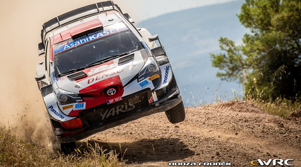 WRC 2021 – 18. Rally Italia Sardegna – Ožie ubedljivo vodi, krah elitnih vozača