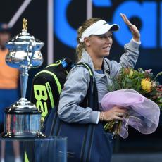 WTA PEKING: Jubilarna titula za Karolinu Voznijacki (FOTO)