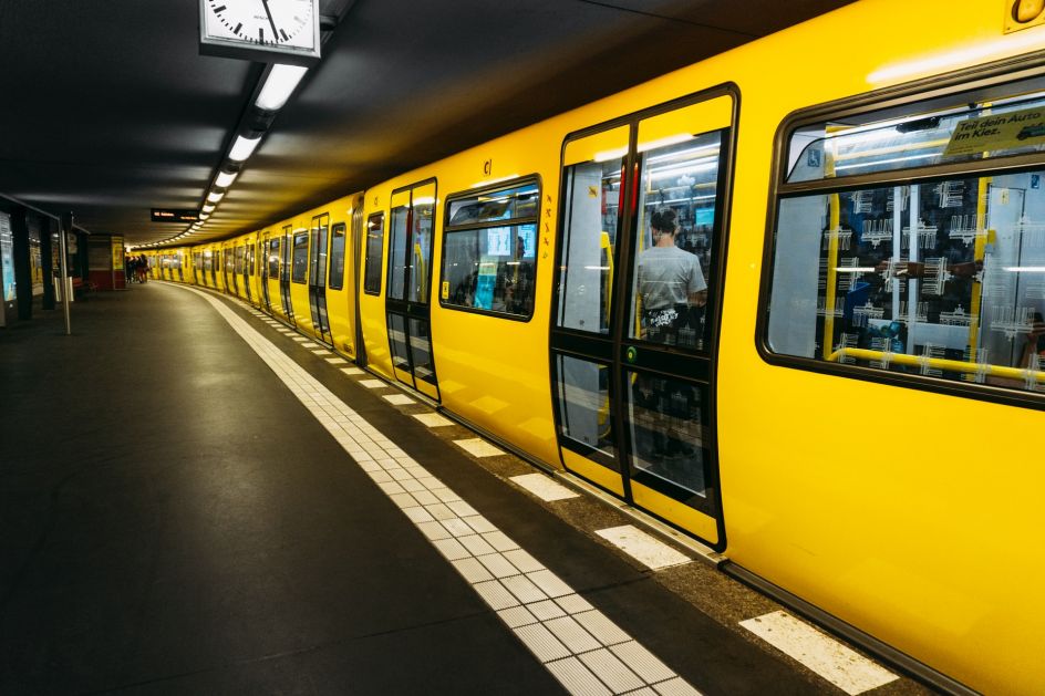 Беч: најсавременији метро-воз „X-вагон“ пуштен у саобраћај