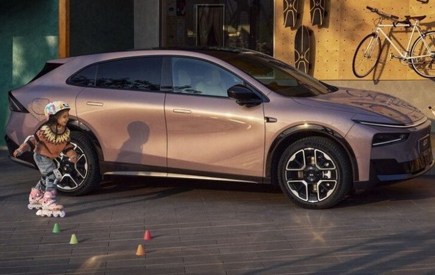 Xpeng G7 i u plug-in hibridnoj verziji