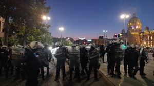 YUCOM: Reakcija policije preterana, nedostatak informacija o uhapšenima zabrinjavajući