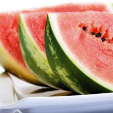 ZA LEPOTU I ZDRAVLJE: Zbog ova tri razloga treba da jedete lubenicu što češće