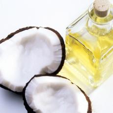 ZA LICE BEZ BORA I JAKU KOSU: Evo kako da koristiš kokosovo ulje u svakodnevnoj nezi