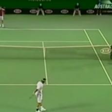 NOVAKA BI U ZATVOR ZBOG OVOGA: Federer je pogodio dečaka koji skuplja loptice! Nije diskvalifikovan, još mu je bezobrazno poručio OVO