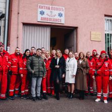 ZA TIMSKI DUH NA TERENU: Služba hitne pomoći u Pančevu dobila uniforme od Fondacije Mozzart