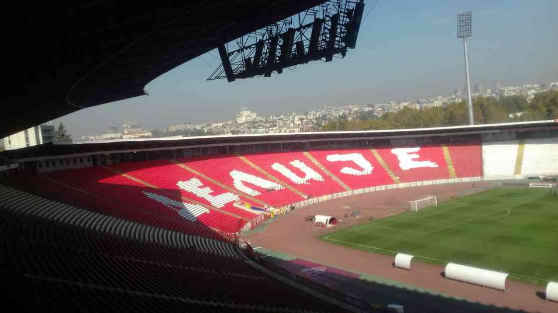 ZABLISTAO ZVEZDIN ‘SEVER’: Stadion je rasprodat! Novi natpis sa novim stolicama za Arsenal (FOTO)