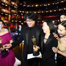 ZABORAVILI BRIGE: U Južnoj Koreji opštenarodno veselje, kolektivno proslavljaju Oskara!