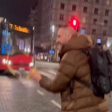 ZADRUGAR UMALO POGINUO! Alarmantne scene u centru Beograda - JEZIV SNIMAK kruži internetom! (VIDEO)
