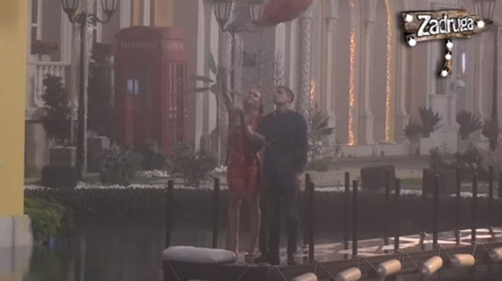 ZAJEDNO ZAMISLILI ŽELJU! David i Ana na doku pustili balon u obliku srca! (VIDEO)