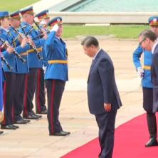 ZAPAD BESNI ZBOG CRVENOG TEPIHA ZA SIJA: Sramno udaraju na Srbiju, a prave se slepi za činjenicu da je kineski predsednik obišao i Francusku!