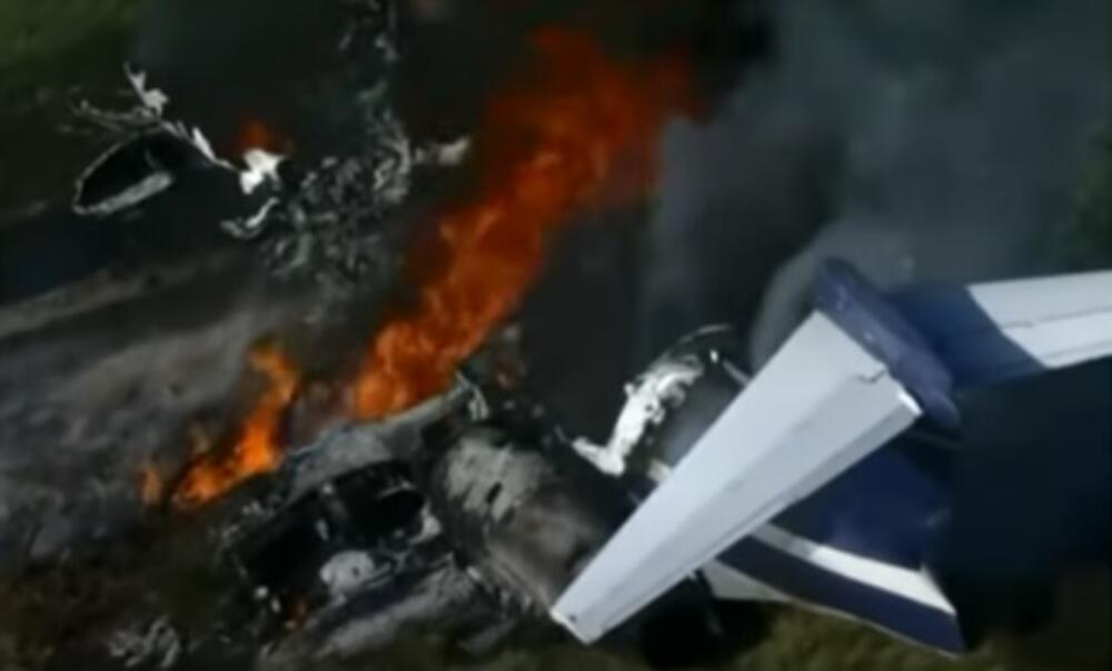 ZAPALIO SE AVION SA 21 PUTNIKOM U TEKSASU: Letelica Mekdonel Daglas MD-87 sletela sa piste kod Hjustona, niko nije teže povređen!