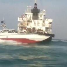 ZAPOČELI NAJAVLJENU ODMAZDU: Iran zaplenio tanker u Persijskom zalivu (VIDEO)