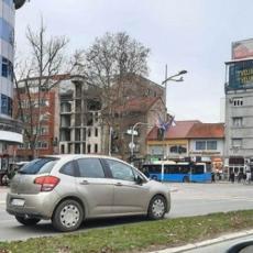 ZBUNIO SE? Još jedna vožnja u KONTRA smeru u Novom Sadu, građani u šoku (FOTO)