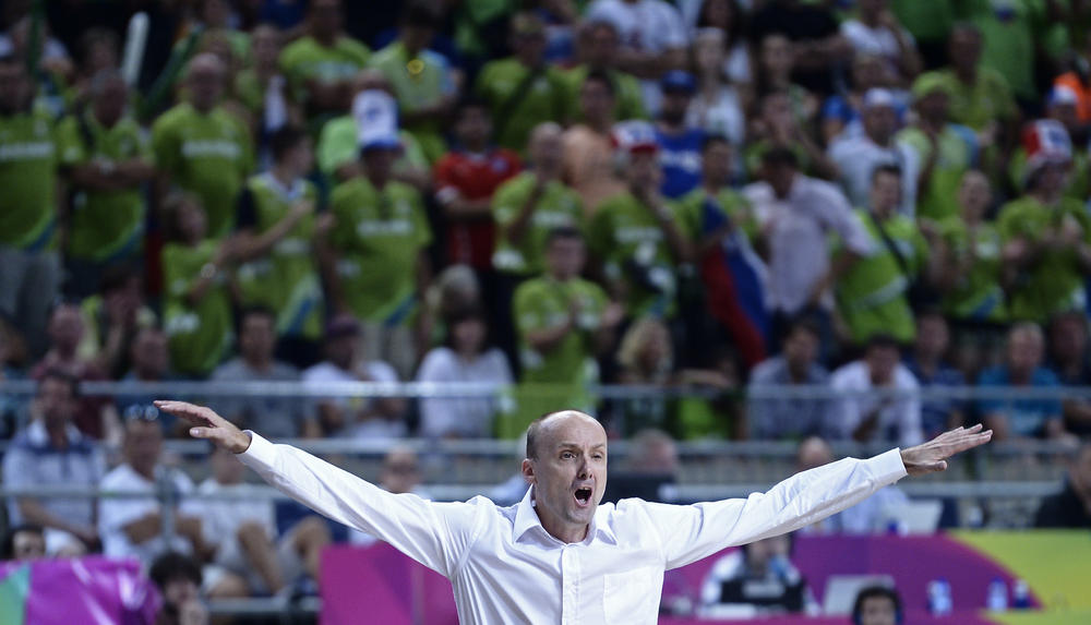 ZDOVC MENJA NIKITOVIĆA: Olimpija ima trećeg trenera u sezoni