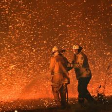 ZEMLJA U VATRENOM OBRUČU: Australija se zbog ovih razloga bori sa epskim požarima! (FOTO)