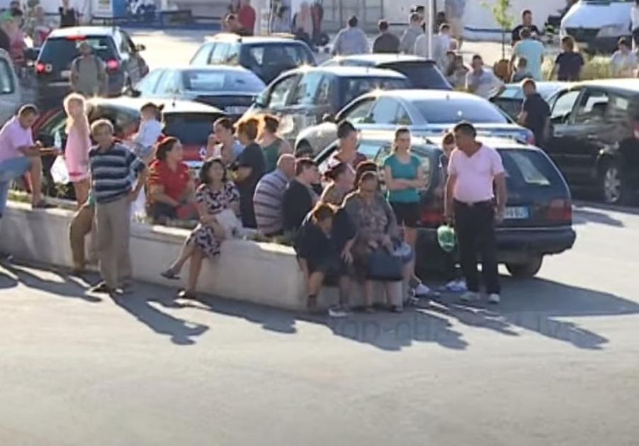 ZEMLJOTRES U ALBANIJI: Građani u strahu istrčali na ulice (VIDEO)