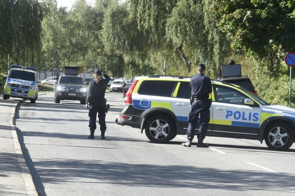 ŽENA IZBODENA NA POLITIČKOM SKUPU U ŠVEDSKOJ: Sumnja se da napadač ima veze sa neonacistima!