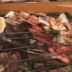 ZGROZILI CEO SVET! Pokupovali sve zalihe mesa iz prodavnice - sada se plaše za SOPSTVENI ŽIVOT! (VIDEO)