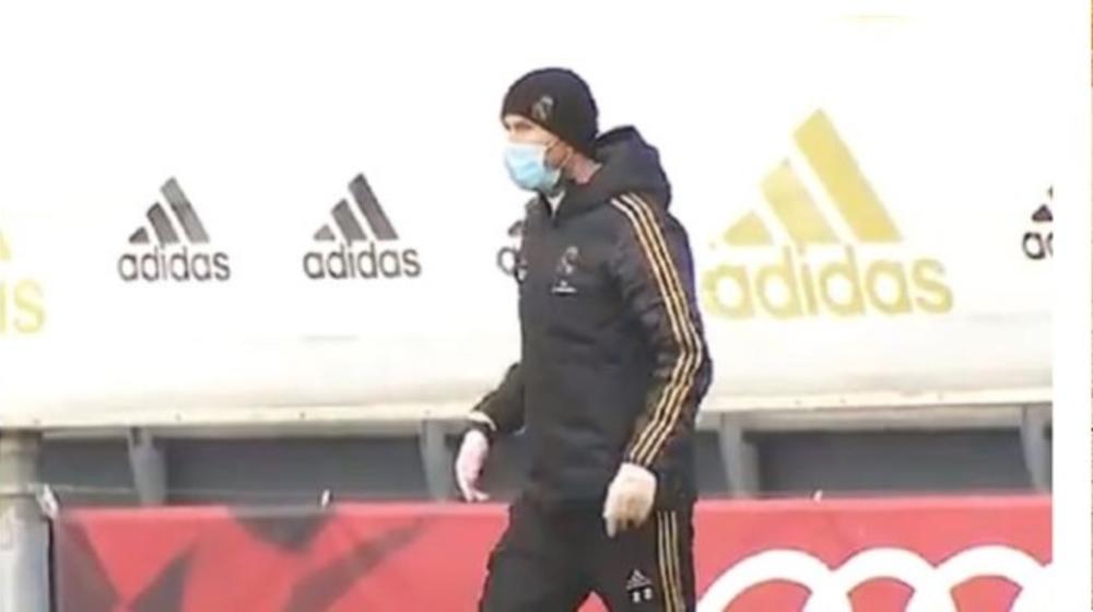 ZIDAN POTPUNO MASKIRAN: Nije bilo Luke Jovića, ali je jedan uljez upao na trening Reala (VIDEO)