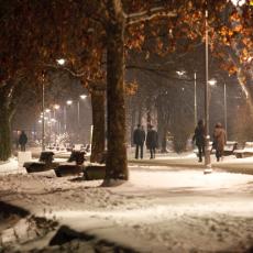 ZIMA ZADAJE NOVI UDARAC: Posle ledene kiše, sneg u Srbiji i do POLA METRA, a ovo će biti NAJLEDENIJI DAN!