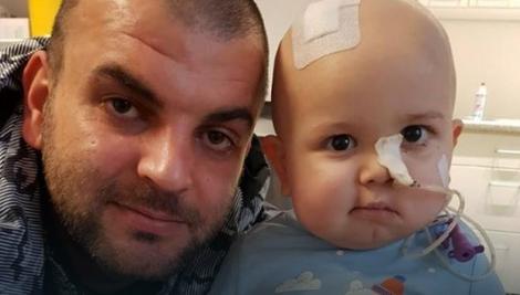 ŽIVOTNA BORBA JEDNOGODIŠNJE BEBE Aleksandar je primio drugu hemoterapiju i izašao iz bolnice