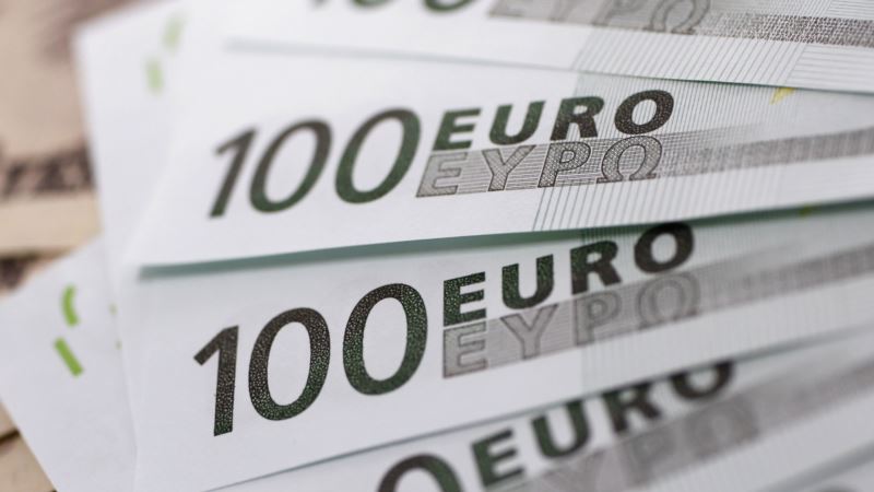 Za 100 evra se prijavilo 2,3 milona ljudi, penzionerima isplata u petak