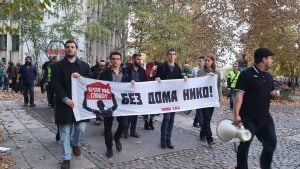 Za krov nad glavom: Investitor preti parodiata koje su ostale na ulici posle požara