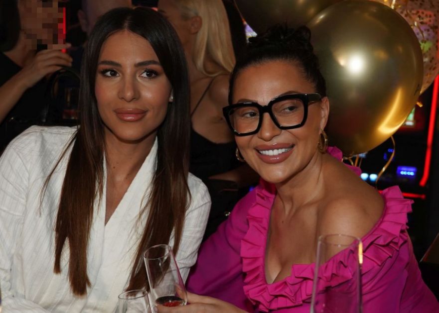 Za manje od 24 sata Anastasija i Ceca Ražnatović ponele istu odevnu kombinaciju: Kojoj bolje stoji? FOTO