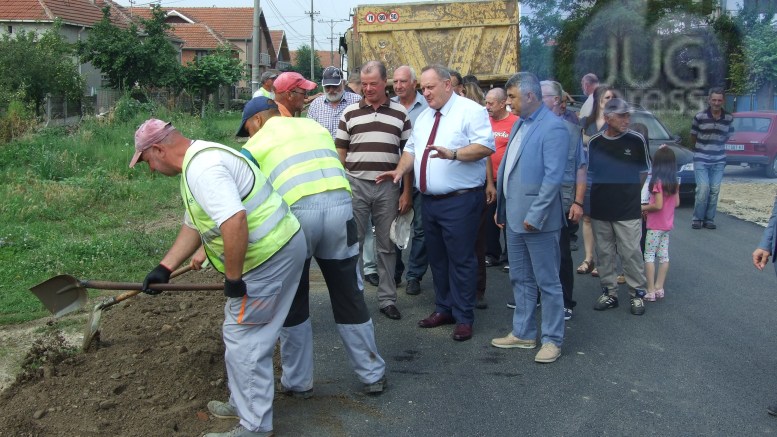 Za sedam dana završeno asfaltiranje kroz Guberevac