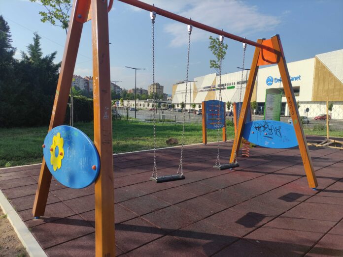 Za tri dečija igrališta JKP „Mediana“ planira da plati 15,8 miliona dinara