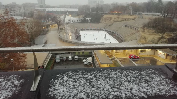 Zabeleli se krovovi u Beogradu, na Goliji skoro pola metra novog snega