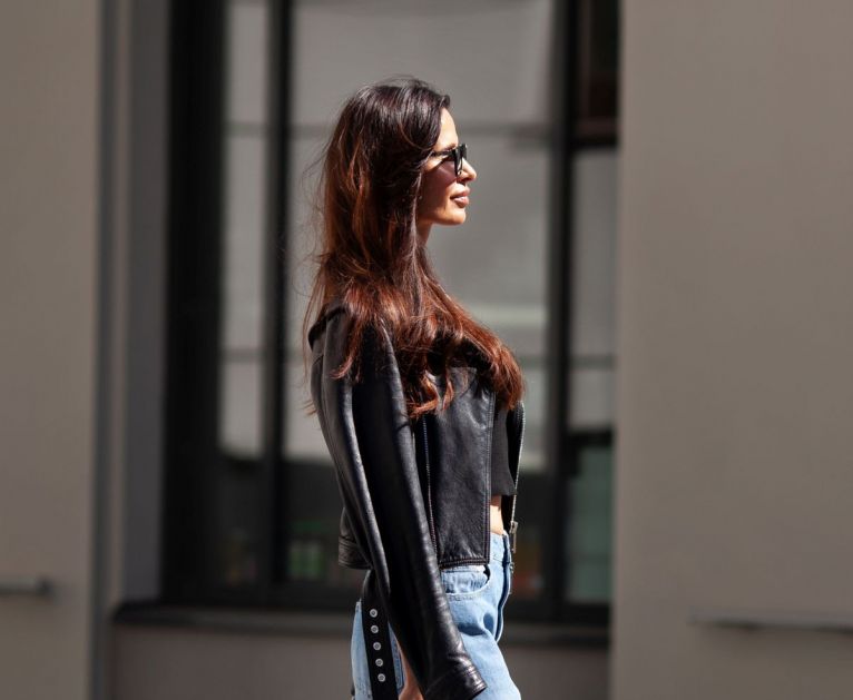 Zaboravite na uske i oversize modele: Ovo je kroj farmerki koji najbolje stoji svakoj ženi