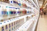 Zabrana izvoza mleka ističe danas: Šta nas čeka u prodavnicama sutra? VIDEO