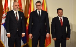 
					Zaev, Vučić i Rama potpisali deklaracija o malom Šengenu 
					
									