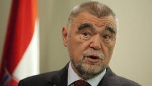 „Zakasneli glas ili ruka pomirenja“: O izjavi Stjepana Mesića „da samo slepac može negirati genocid nad Srbima“