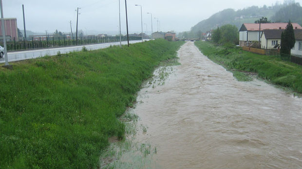 Bujica srušila most kod Ljubovije, žandarmerija u Osečini, vanredna situacija u četiri opštine