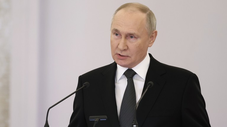 Zapad ne može da slomi Rusiju – Putin