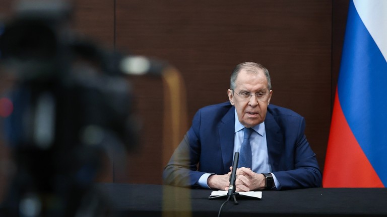 Zapad se ponaša „sumnjivo“ zbog tvrdnji o terorističkom napadu u Moskvi – Lavrov