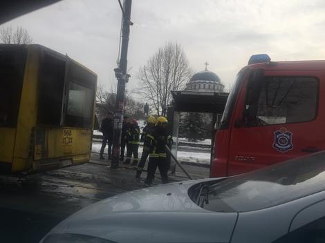 Zapalio se autobus kod Hrama Svetog Save