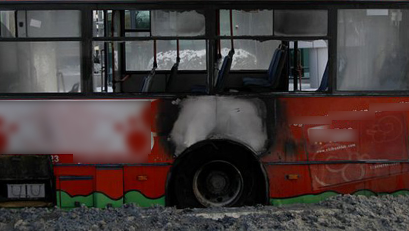 Zapalio se autobus na Ibarskoj magistrali: Putnici za dlaku izbegli smrt