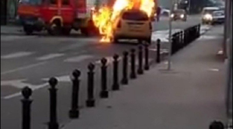 Zapaljen automobil u centru grada