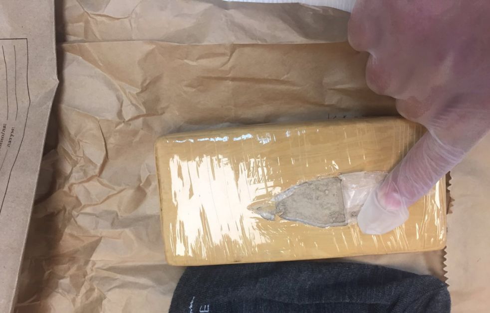 Zaplenjena četiri kilograma heroina, uhapšen muškaraca