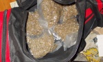 Zaplenjeno sedam kilograma droge u stanu i torbi 
