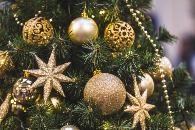 Zaplenjeno više od sedam miliona božićnih ukrasa i igračaka u Italiji