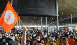 Zaposleni na aerodromu u Parizu štrajkuju, zbog smanjenja plata blokirali  medjunarodni terminal